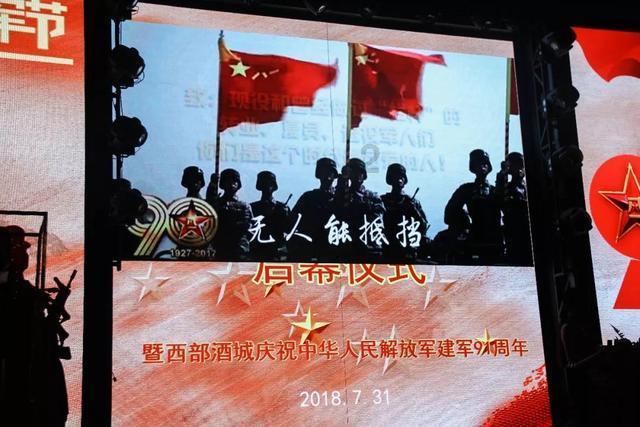 奶牛猫求助：救猫啊，我的橘猫哥哥都绝育啦还想那档事！